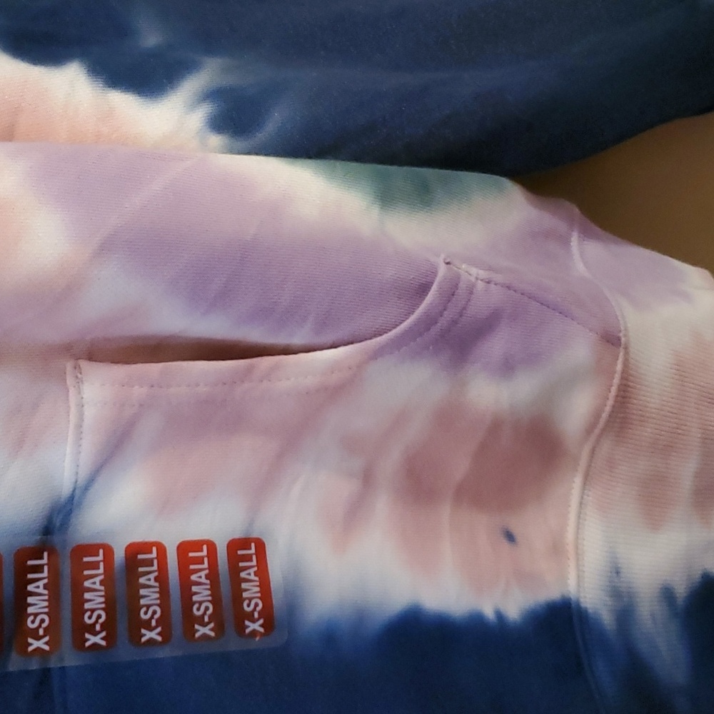 Wildfox Hadley Long Sleeve Tie-Dye Hoodie Sweatshirt Size XS NWT'S - Picture 6 of 12